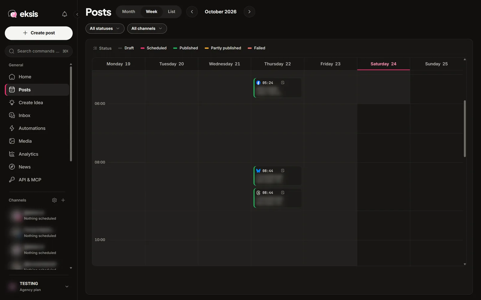 The Posts calendar in Week view, with published posts on Thursday and the status legend above the grid